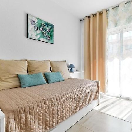 Апартаменты Estudio La Loma Торевьиа Экстерьер фото